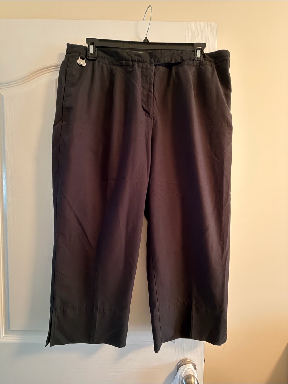 Liz Golf Women’s Black Capris - Comfortable Pull-On Style